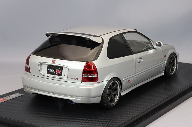 Carica immagine in Galleria Viewer, Ignition Model 1/18 Honda Civic (EK9) Type R Silver w/ TE37 Type 15-inch Wheels (Polished/Gunmetallic) IG2678
