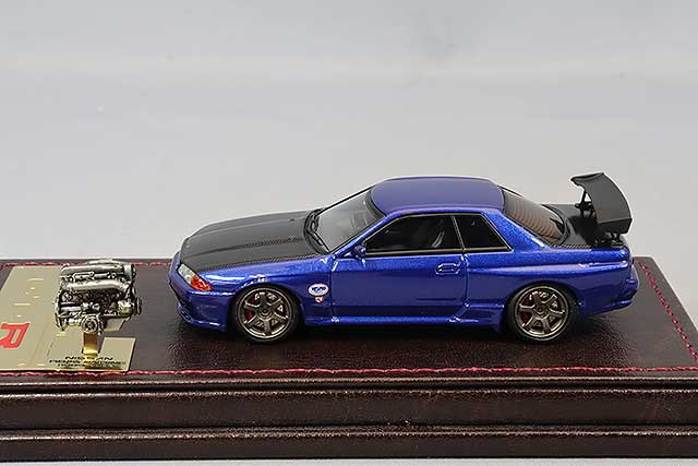 Laden Sie das Bild in Galerie -Viewer, Overseas Model Ignition Model 1/64 Nissan Skyline GT-R Nismo (R32) Blue Metallic with Engine IG2689

