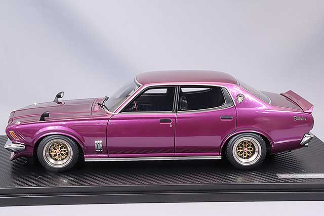 Cargue la imagen en el visor de la galería, ignition model 1/18 NISSAN BLUEBIRD U 2000GTX (G610) Purple Metallic
