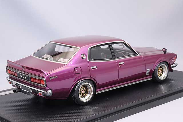 Cargue la imagen en el visor de la galería, ignition model 1/18 NISSAN BLUEBIRD U 2000GTX (G610) Purple Metallic
