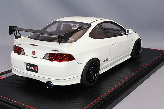 Laden Sie das Bild in Galerie -Viewer, Ignition Model 1/18 Honda Integra (DC5) TYPE R White w/ CE28N Type 18-inch Wheels &amp; K20A VTEC Engine IG3324
