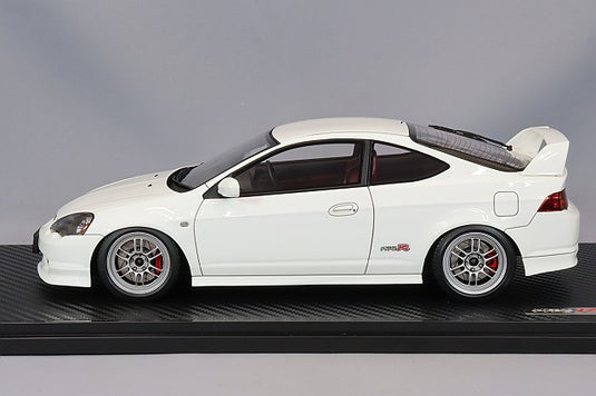 Ignition Model 1/18 Honda Integra (DC5) Type R White w/ RPF1 17-inch Wheels (Silver) IG3327
