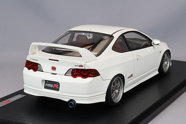 Carica immagine in Galleria Viewer, Ignition Model 1/18 Honda Integra (DC5) Type R White w/ RPF1 17-inch Wheels (Silver) IG3327
