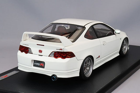 Ignition Model 1/18 Honda Integra (DC5) Type R White w/ RPF1 17-inch Wheels (Silver) IG3327