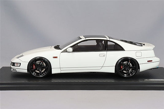 Ignition Model 1/18 Nissan Fairlady Z (Z32) 2by2 White w/ Nismo LMGT4 18-inch Wheels (Black) IG3424