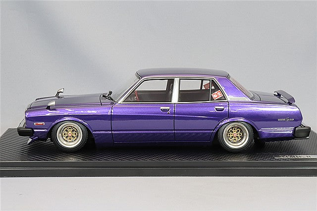 Carica immagine in Galleria Viewer, Ignition Model 1/18 Toyota Mark II Sedan Grande (MX41) Purple Metallic w/ Yayoi 14-inch Wheels (Polished/Gold) IG3431
