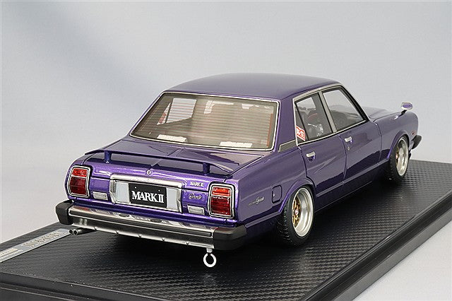 Carica immagine in Galleria Viewer, Ignition Model 1/18 Toyota Mark II Sedan Grande (MX41) Purple Metallic w/ Yayoi 14-inch Wheels (Polished/Gold) IG3431
