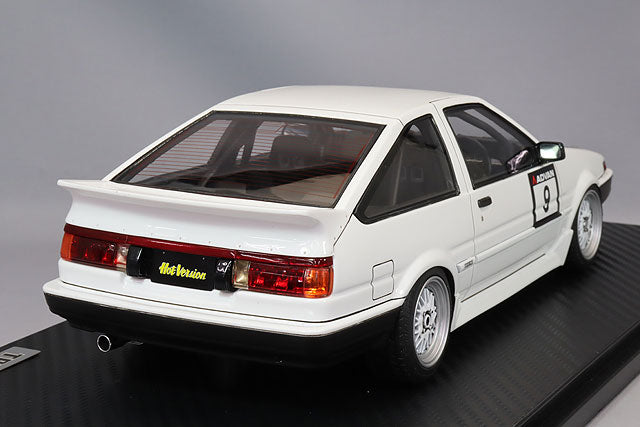 Laden Sie das Bild in Galerie -Viewer, Ignition Model 1/18 Toyota Sprinter Trueno (AE86) 3-Door TK-Street Initial Ver. White w/ SSR Dori Dori Mesh Type 15-inch Wheels (Polished &amp; White) IG3488
