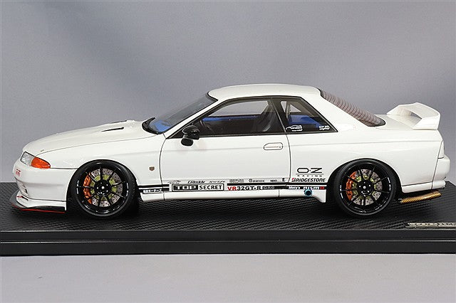 Carica immagine in Galleria Viewer, Ignition Model 1/18 Top Secret GT-R (VR32) White w/ OZ Racing Challenge HLT Type 18-inch Wheels (Black) IG3520
