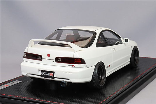 Ignition Model 1/18 Honda Integra (DC2) Type R Pearl White w/ RS Watanabe 16-inch Wheels (Gunmetallic) IG3575