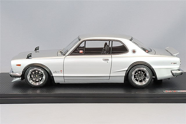 Carica immagine in Galleria Viewer, Ignition Model 1/18 Nissan Skyline 2000 GT-R (KPGC10) Silver w/ RS Watanabe 15-inch Wheels (Polished/Gunmetallic) IG3614
