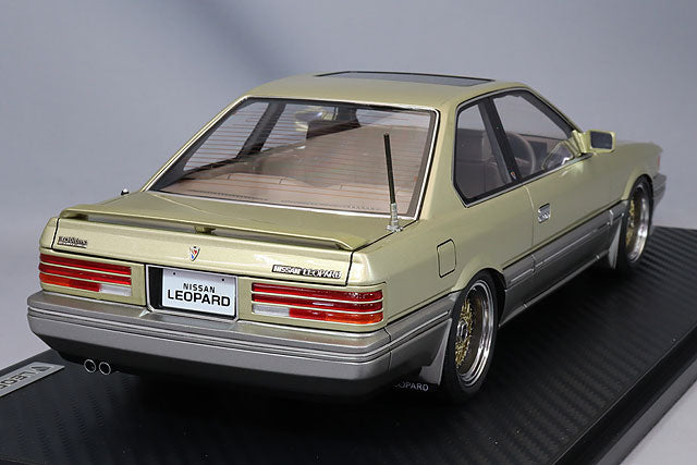 Carica immagine in Galleria Viewer, Ignition Model 1/18 Nissan Leopard 3.0 Ultima (F31) Gold/Silver w/ BBS RS Type 17-inch Wheels IG3700

