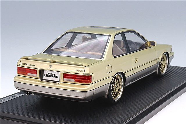 Carica immagine in Galleria Viewer, Ignition Model 1/18 Nissan Leopard Ultima V30 Twin Cam Turbo (F31) Gold/Silver w/ BBS RG-R Type 17-inch Wheels (Polished/Gold) IG3816
