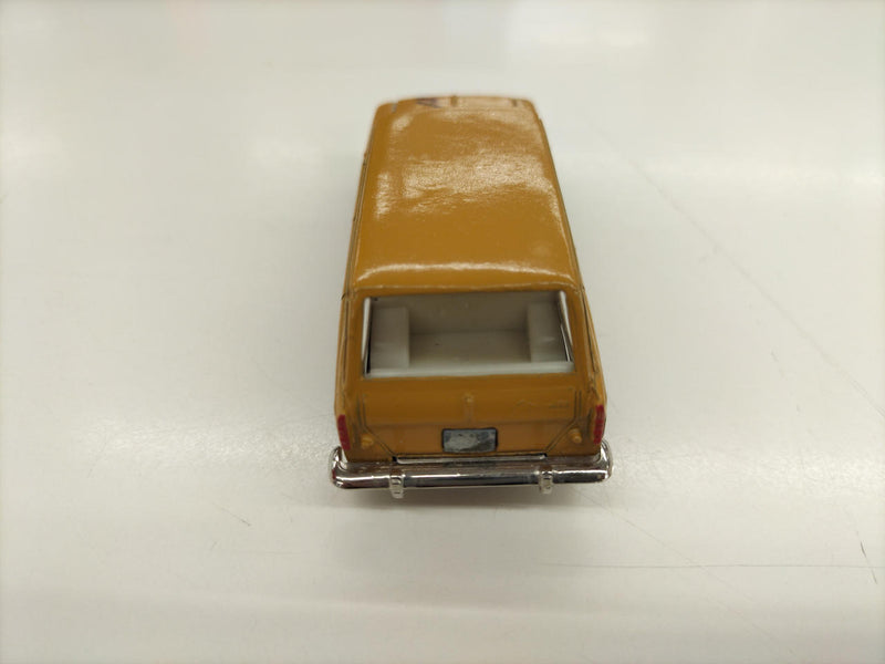 Carica immagine in Galleria Viewer, NOVOEXPORT CCCP 1/43 MOSKVICH-426 Scale Car– Used
