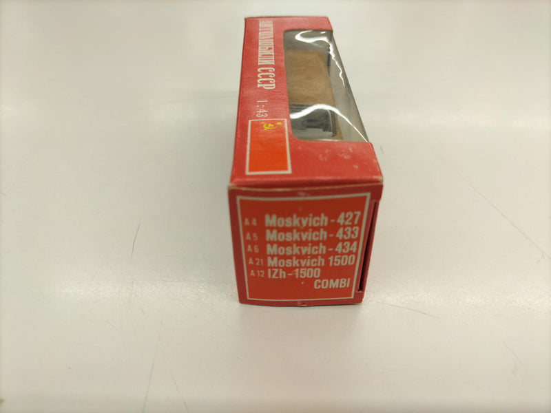 Carica immagine in Galleria Viewer, NOVOEXPORT CCCP 1/43 MOSKVICH-426 Scale Car– Used
