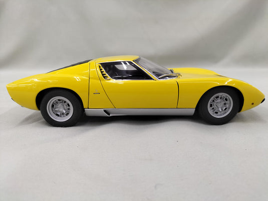 AUTOart Lamborghini Miura 1/18 Scale Model Car– Used