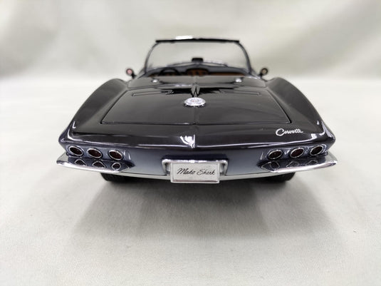 AUTOart "Mako Shark" CORVETTE CHEVROLET 1/18 Scale Car– Used