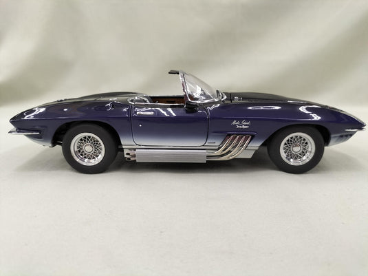 AUTOart "Mako Shark" CORVETTE CHEVROLET 1/18 Scale Car– Used