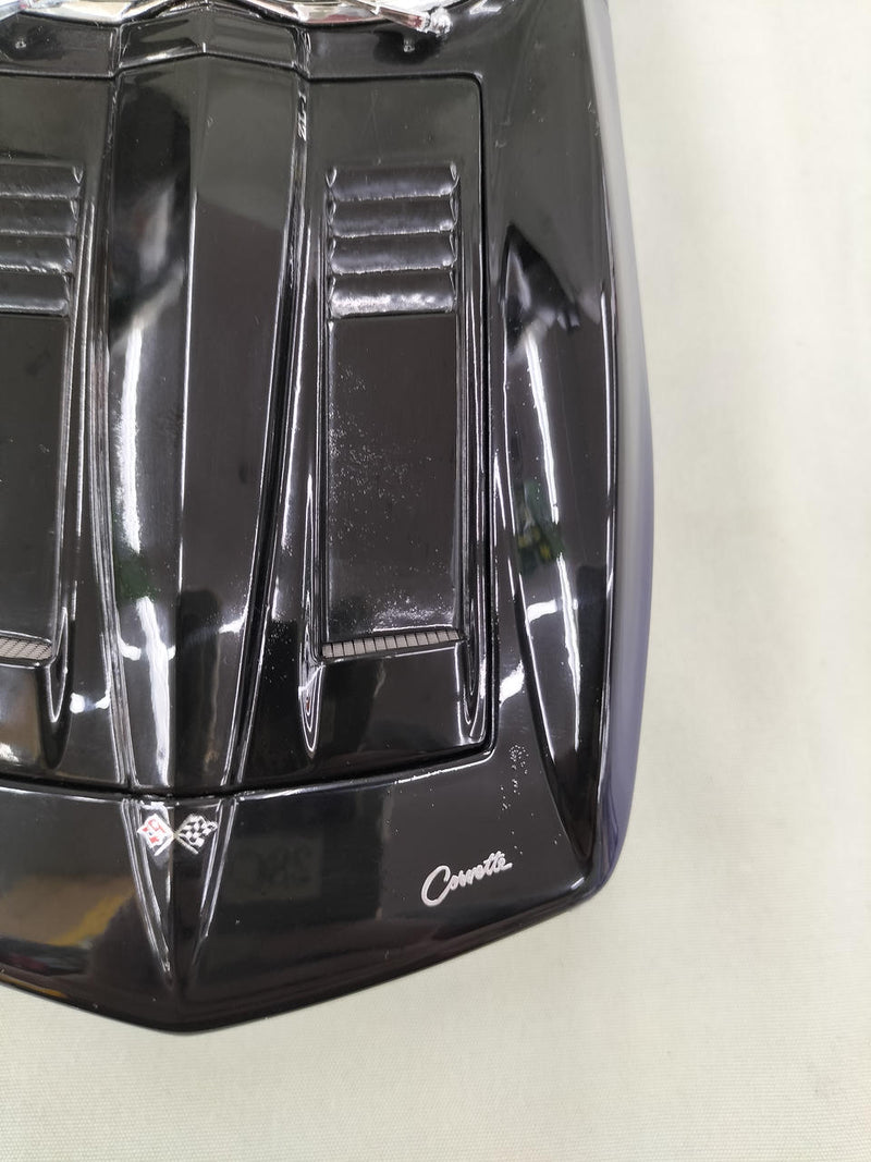 Laden Sie das Bild in Galerie -Viewer, AUTOart &quot;Mako Shark&quot; CORVETTE CHEVROLET 1/18 Scale Car– Used
