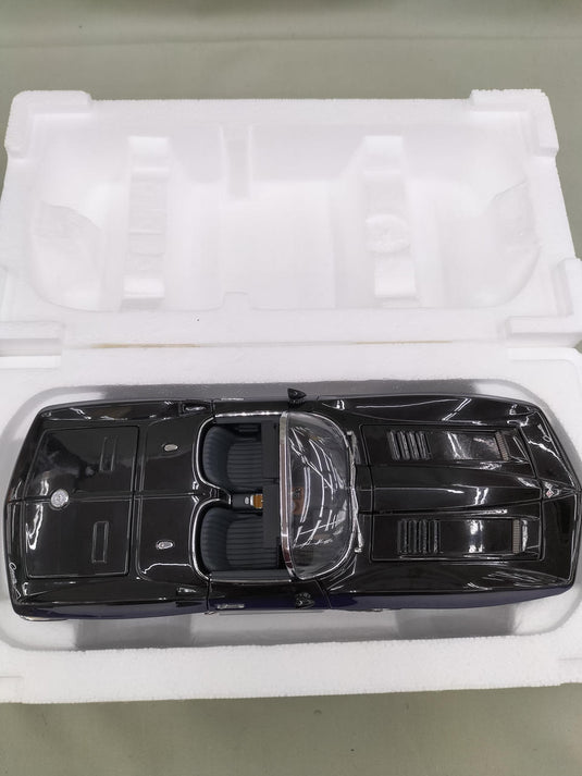 AUTOart "Mako Shark" CORVETTE CHEVROLET 1/18 Scale Car– Used