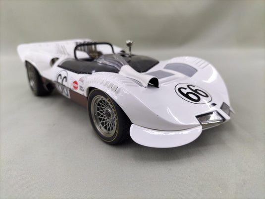 AUTOart CHAPARRAL 2 1/18 Scale Model Car– Used