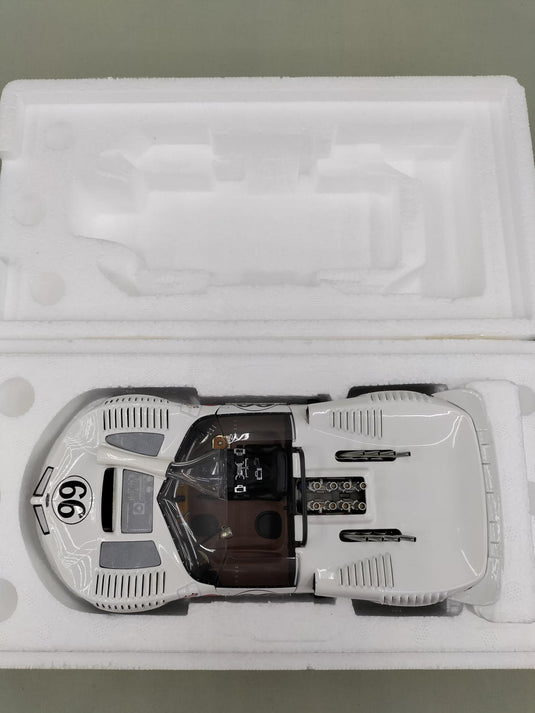 AUTOart CHAPARRAL 2 1/18 Scale Model Car– Used