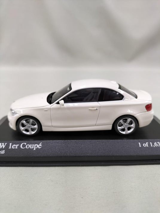 MINICHAMPS BMW 1 Series Coupe 1/43 Scale Model Car– Used