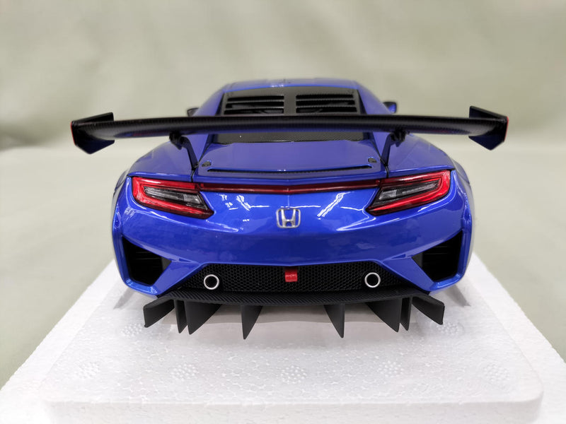 Laden Sie das Bild in Galerie -Viewer, AUTOart 1/18 Honda NSX GT3 Hyper Blue Scale Model Car– Used
