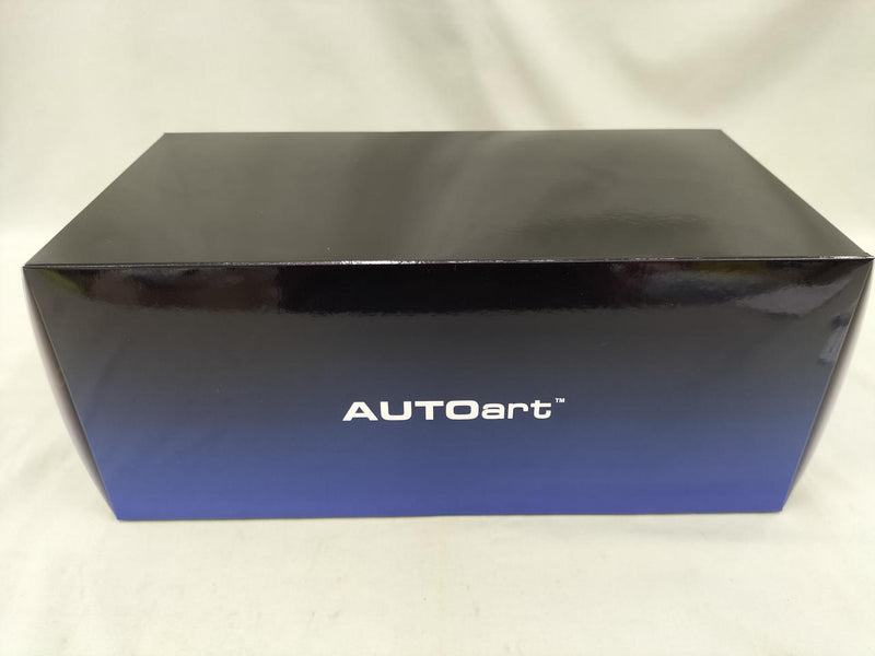 Load image into Gallery viewer, AUTOart SPECIAL EDITION Brilliant White Pearl NISSAN GT-R R-35 1/18 Scale Car– Used
