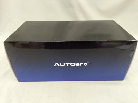 AUTOart SPECIAL EDITION Brilliant White Pearl NISSAN GT-R R-35 1/18 Scale Car– Used
