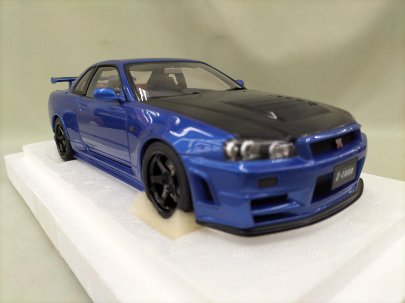 Cargue la imagen en el visor de la galería, AUTOart Bayside Blue w/ Carbon Hood NISMO R34 GT-R Z-TUNE 1/18 Scale Car– Used
