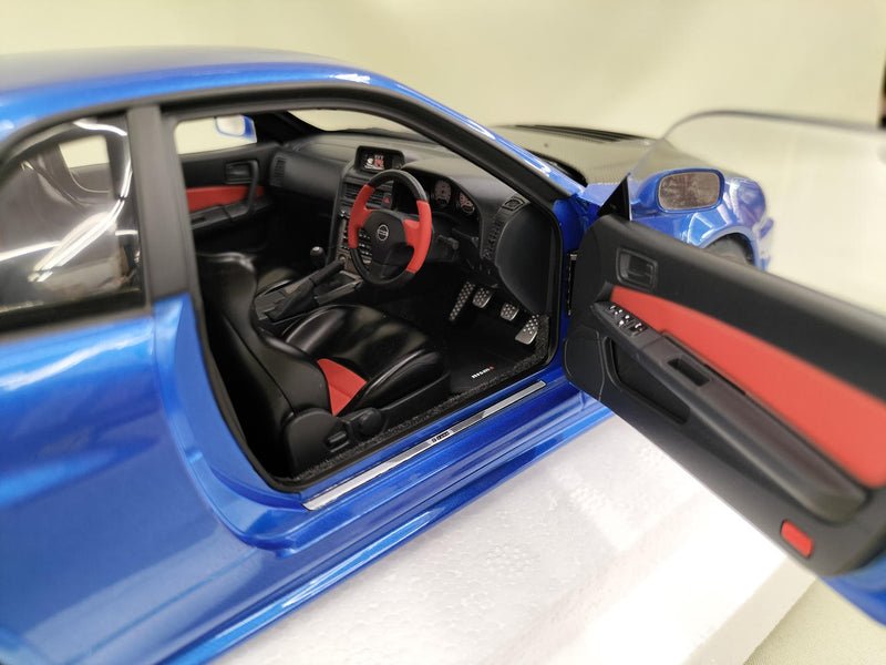 Cargue la imagen en el visor de la galería, AUTOart Bayside Blue w/ Carbon Hood NISMO R34 GT-R Z-TUNE 1/18 Scale Car– Used
