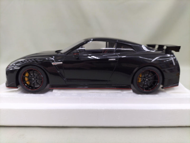 Load image into Gallery viewer, AUTOart Meteor Flake Black Pearl GT-R R35 NISMO SPECIAL EDITION 1/18 Scale Car– Used

