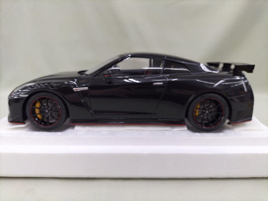 AUTOart Meteor Flake Black Pearl GT-R R35 NISMO SPECIAL EDITION 1/18 Scale Car– Used