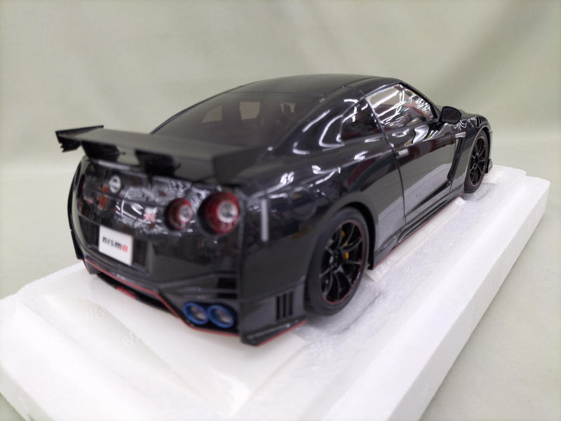 Load image into Gallery viewer, AUTOart Meteor Flake Black Pearl GT-R R35 NISMO SPECIAL EDITION 1/18 Scale Car– Used
