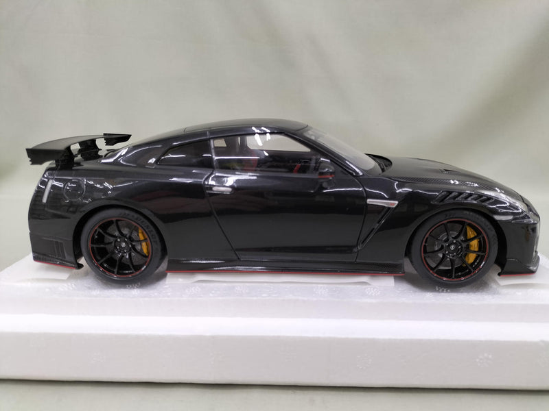 Load image into Gallery viewer, AUTOart Meteor Flake Black Pearl GT-R R35 NISMO SPECIAL EDITION 1/18 Scale Car– Used
