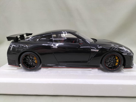 AUTOart Meteor Flake Black Pearl GT-R R35 NISMO SPECIAL EDITION 1/18 Scale Car– Used