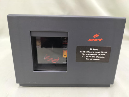 SPARK 1/18 Max Verstappen Red Bull Honda RB16B F1 Champion Car