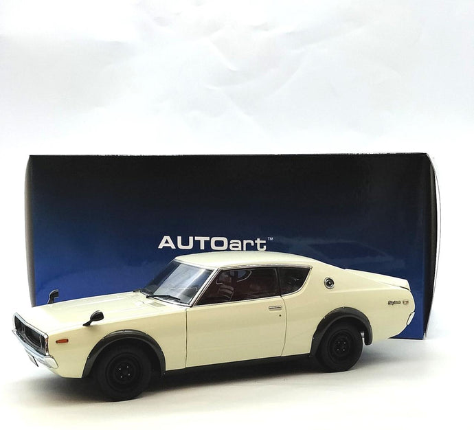 AUTOART NISSAN SKYLINE 2000 GT-R (KPGC10) 1/18 Scale Car– Used