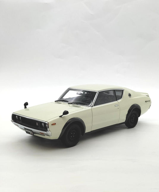 AUTOART NISSAN SKYLINE 2000 GT-R (KPGC10) 1/18 Scale Car– Used