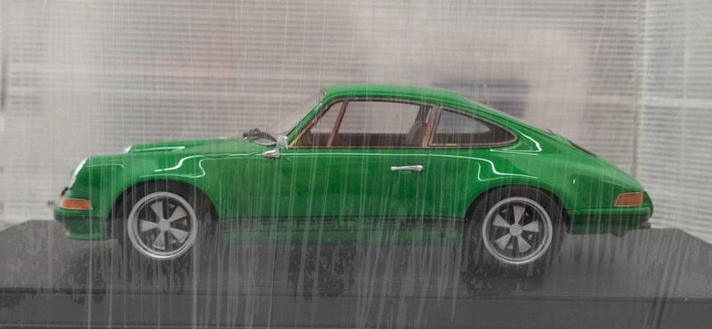 Laden Sie das Bild in Galerie -Viewer, AR.TIMA 1/18 Porsche 911 S/T Scale Model Car– Used
