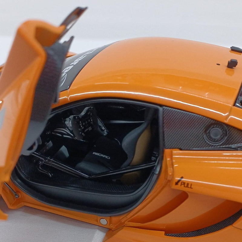 Load image into Gallery viewer, AUTOart McLaren 12C GT3 1/18 Scale Model Car– Used
