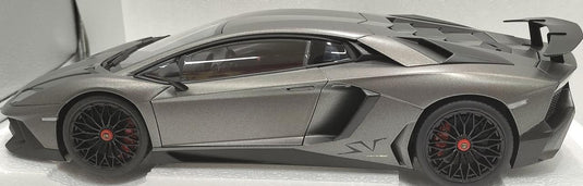 AUTOart Lamborghini Aventador LP750-4 SV 1/18 Scale Car– Used