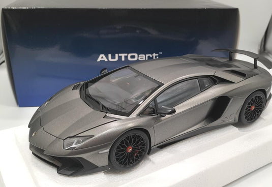 AUTOart Lamborghini Aventador LP750-4 SV 1/18 Scale Car– Used