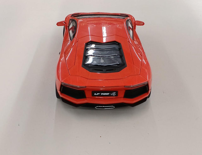 Laden Sie das Bild in Galerie -Viewer, AUTOart 1/18 Lamborghini Aventador LP700-4 Model Car– Used

