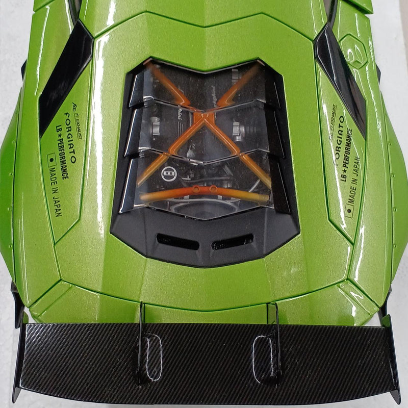 Load image into Gallery viewer, AUTOart LAMBORGHINI AVENTADOR Diecast 1/18 Scale Car– Used
