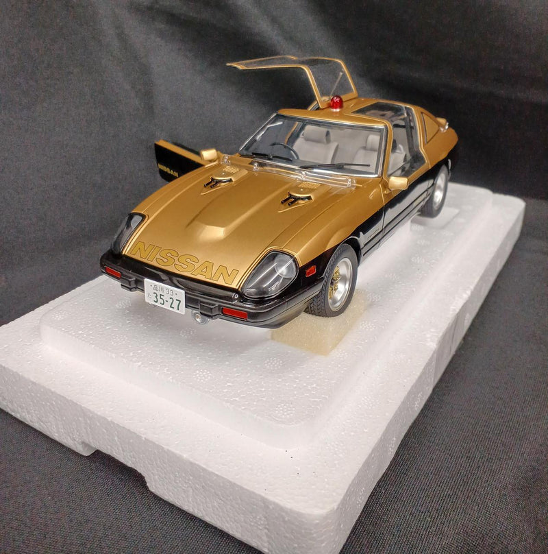 Cargue la imagen en el visor de la galería, AUTOart 77476 Nissan Fairlady 280Z &quot;Super Z&quot; Seibu Keisatsu 1/18 Scale Car– Used
