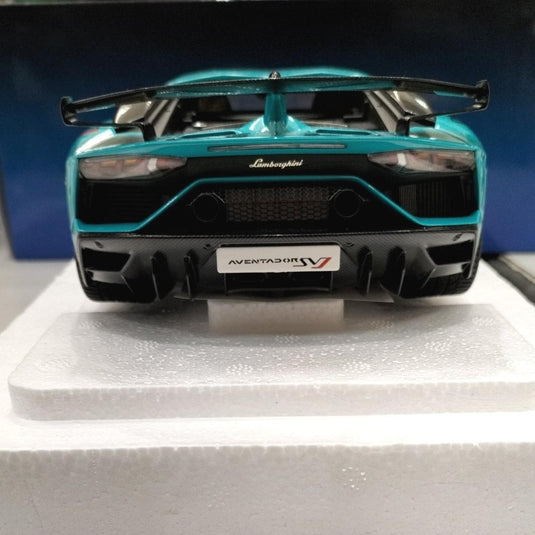 AUTOart Lamborghini Aventador 1/18 Scale Model Car– Used