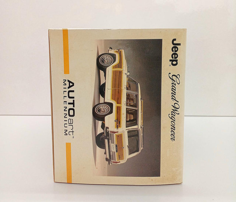 Laden Sie das Bild in Galerie -Viewer, AUTOart 1/18 JEEP GRAND WAGONEER Scale Model Car– Used
