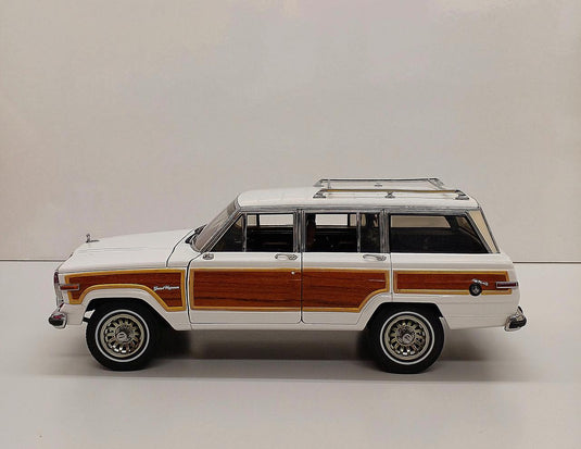 AUTOart 1/18 JEEP GRAND WAGONEER Scale Model Car– Used